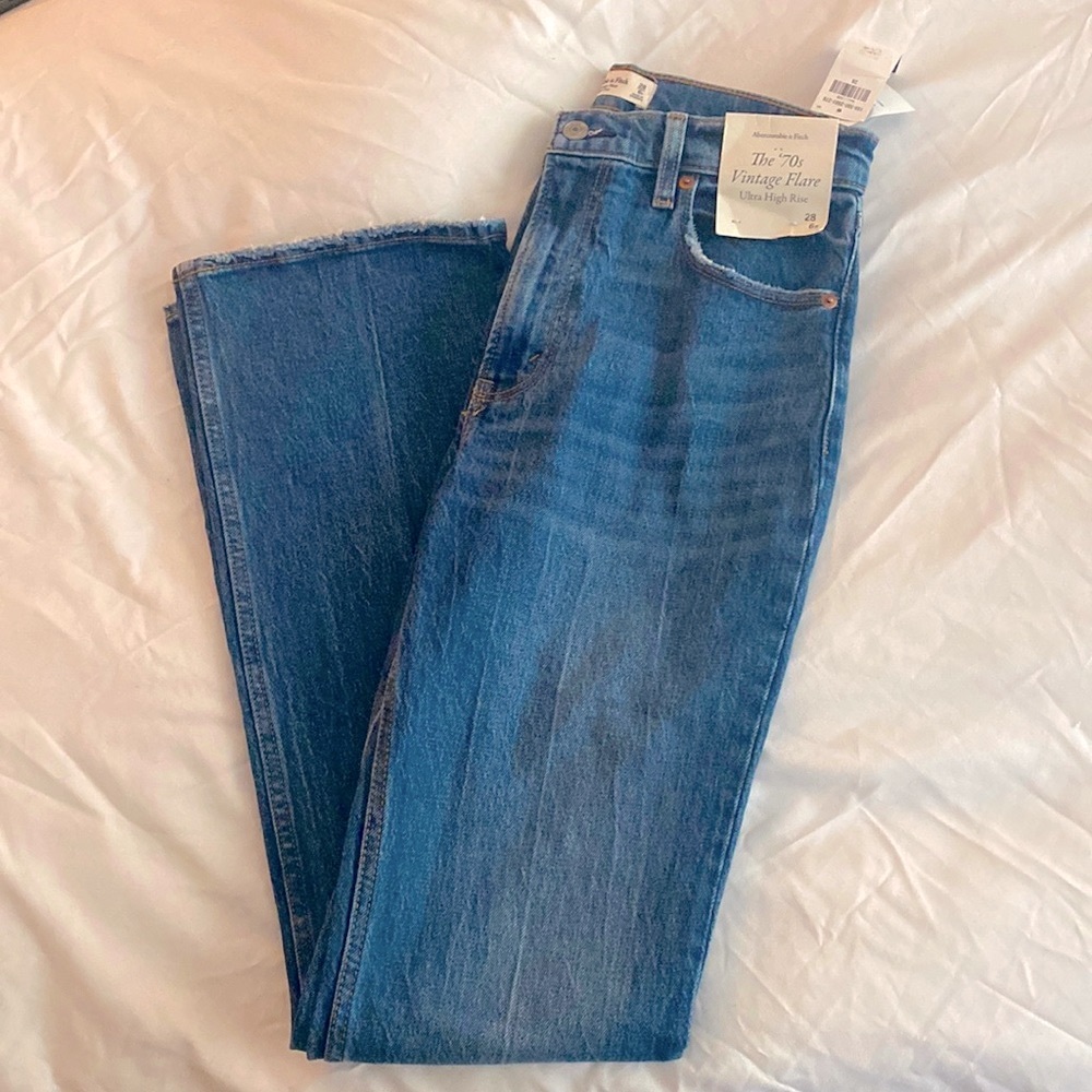 Abercrombie & Fitch Dark Wash 28R Size 6 70s Vintage Flare Ultra High Rise